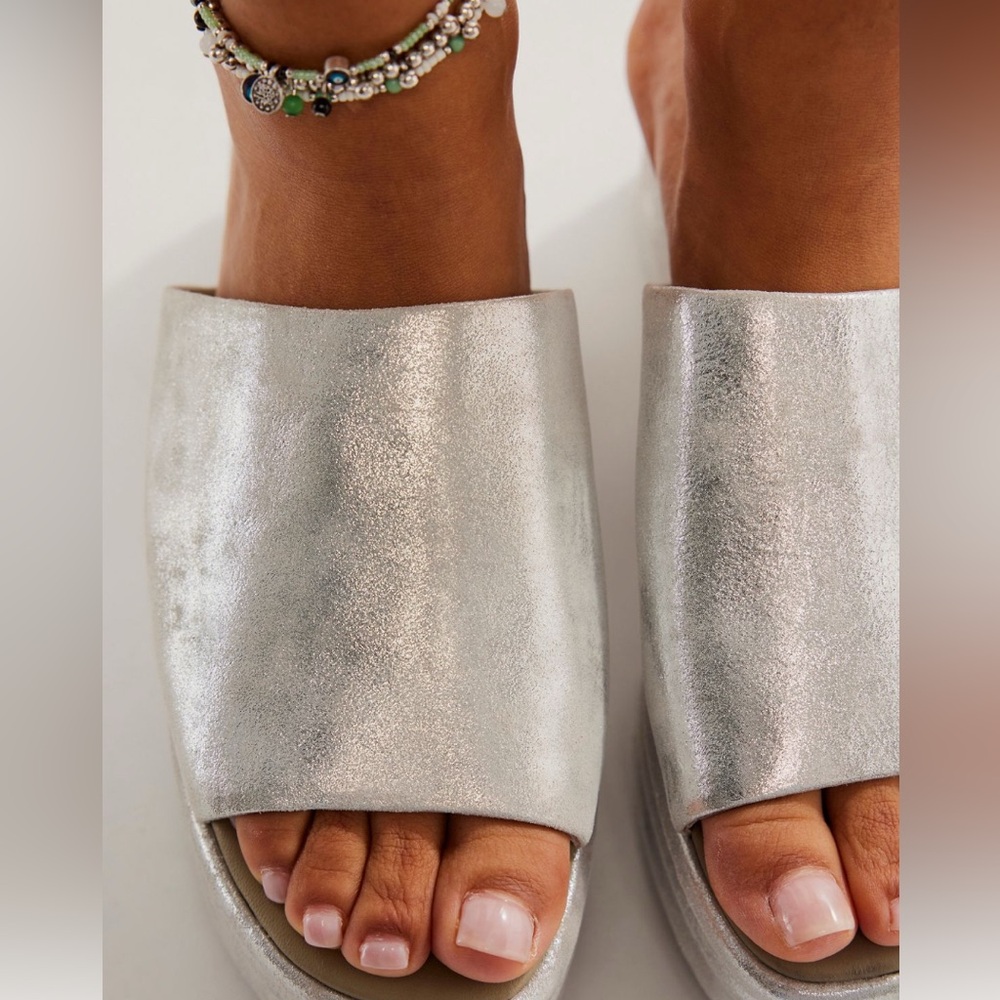 Harbor Flatform Sandals